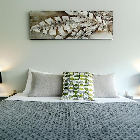 เบิร์ชเชส เซอร์วิซ อพาร์ตเมนต์ Aparthotel เมลเบิร์น ภายนอก รูปภาพ